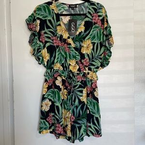 Women’s Floral Romper NWT